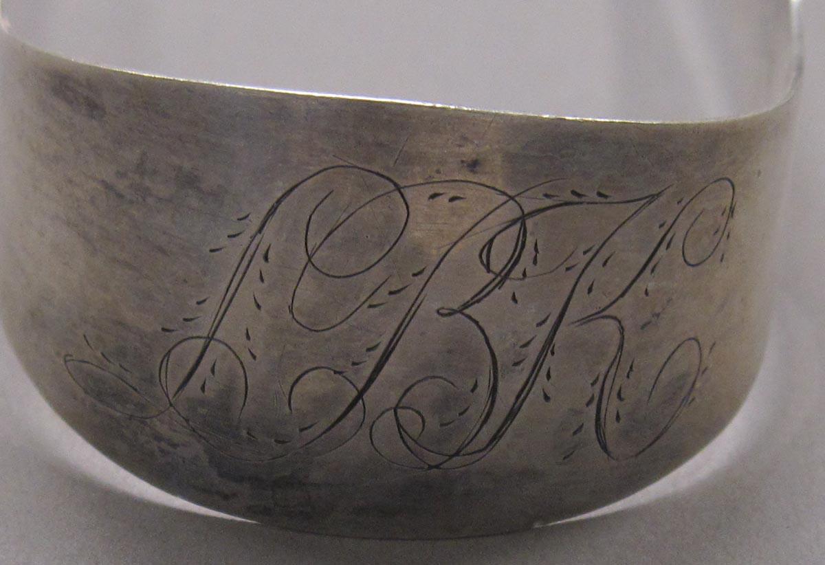 1998.0004.3381 tongs engraving
