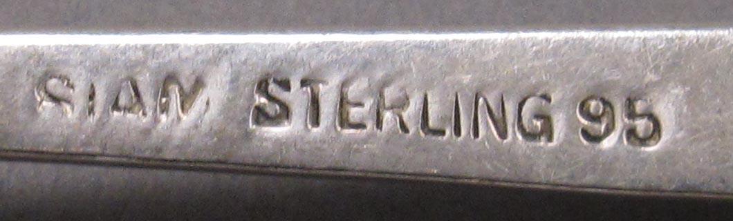 1998.0004.3383 spoon marks