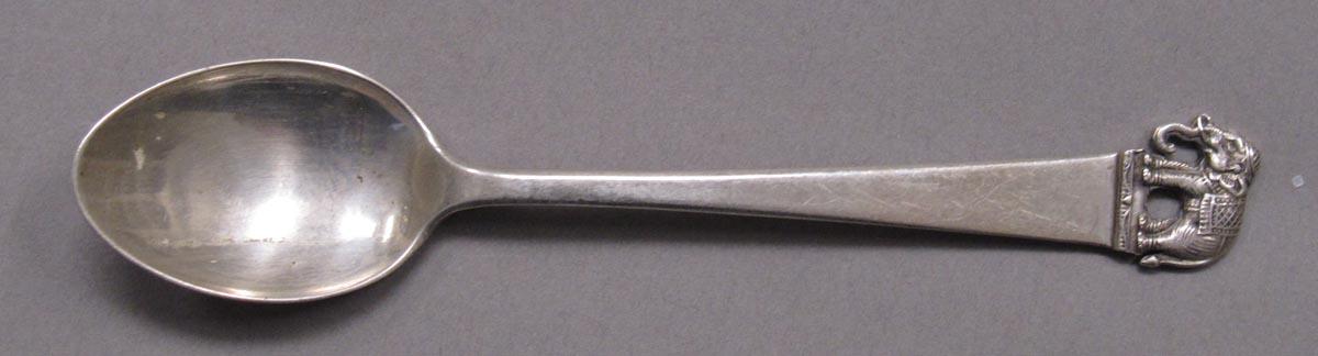 1998.0004.3383.002 spoon upper surface