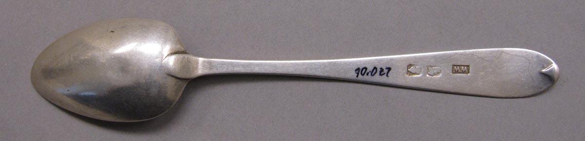 1998.0004.3385 spoon underside