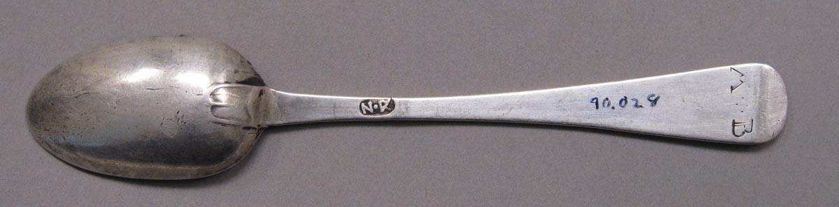 1998.0004.3386 spoon underside