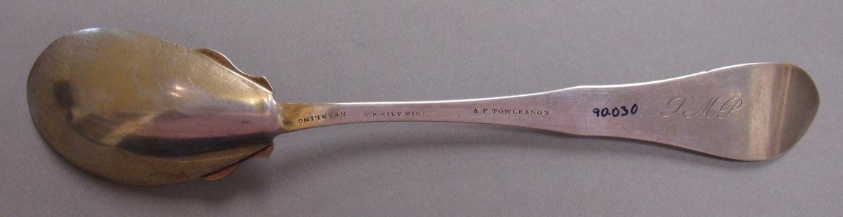 1998.0004.3388 spoon underside