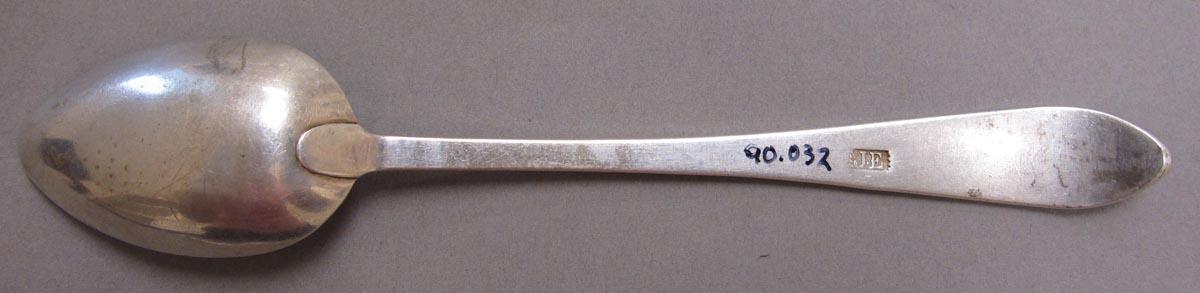 1998.0004.3389.001 spoon underside