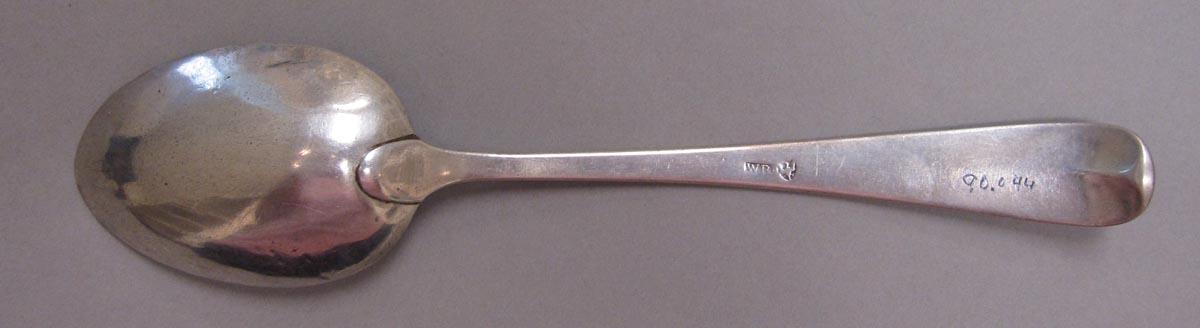 1998.0004.3400.002 spoon underside