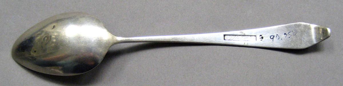 1998.0004.3406.001 Silver spoon underside