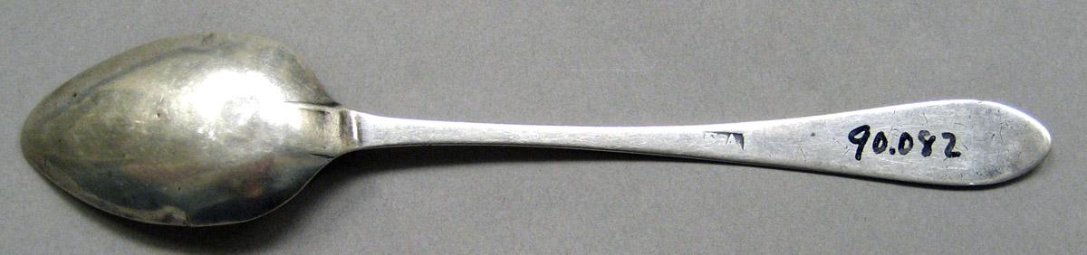 1998.0004.3437 Silver Spoon underside