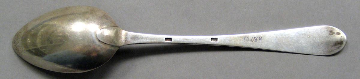 1998.0004.3439.001 Silver Spoon underside