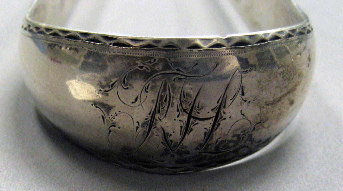 1998.0004.3440 Silver Tongs engraving