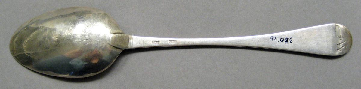 1998.0004.3441 Silver Spoon underside