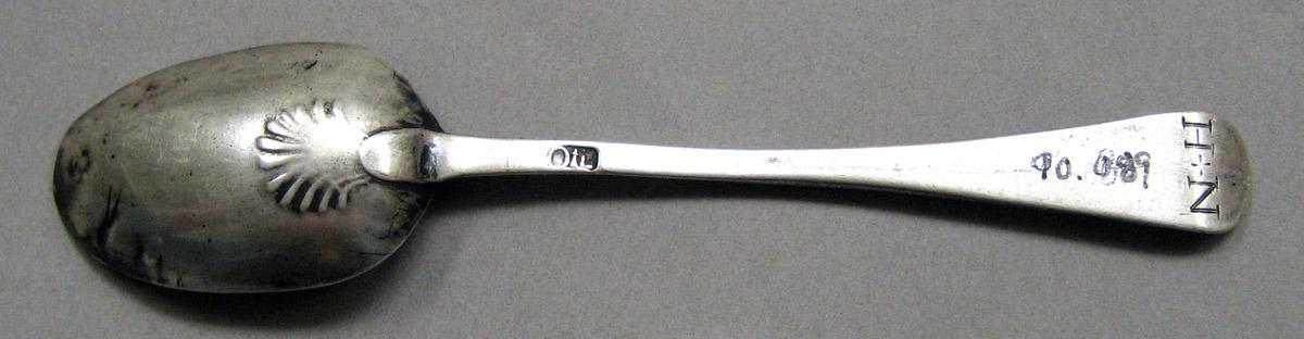 1998.0004.3444 Silver Spoon underside