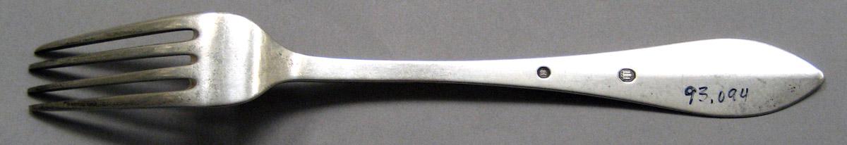 1998.0004.3449.001 Silver Fork underside