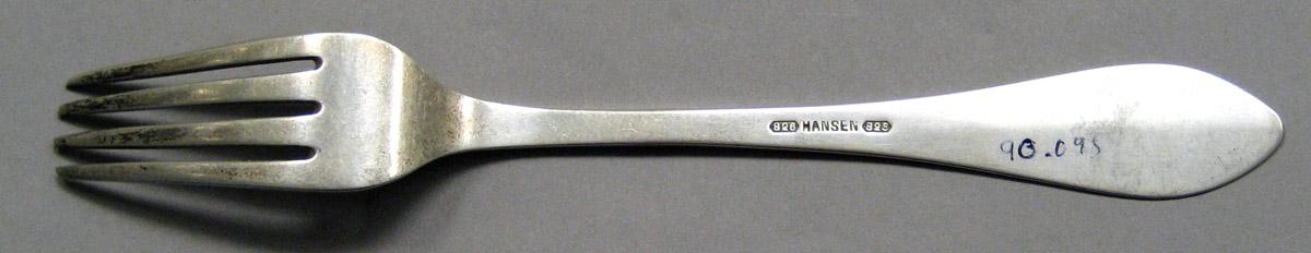 1998.0004.3449.002 Silver Fork underside