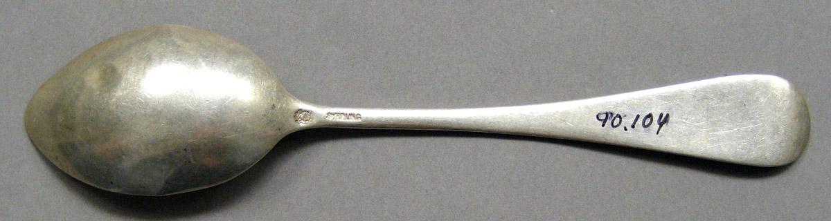 1998.0004.3458 Silver Spoon underside