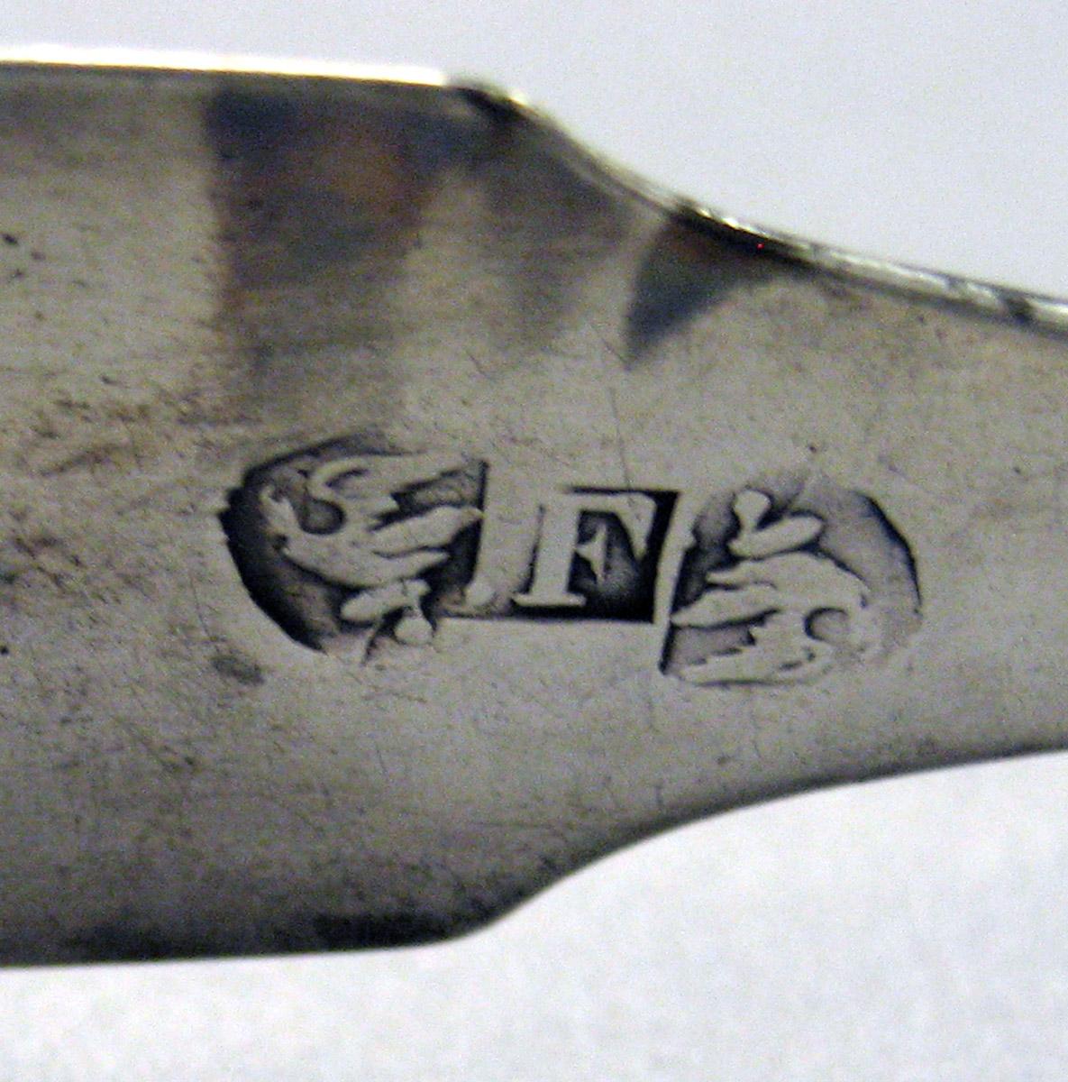 1998.0004.3469 Silver Tongs mark 1