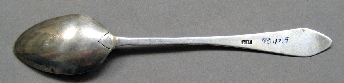 1998.0004.3480 Silver Spoon underside