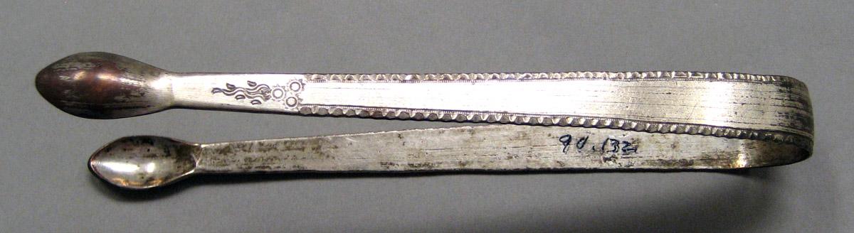 1998.0004.3483 Silver Tongs view 3