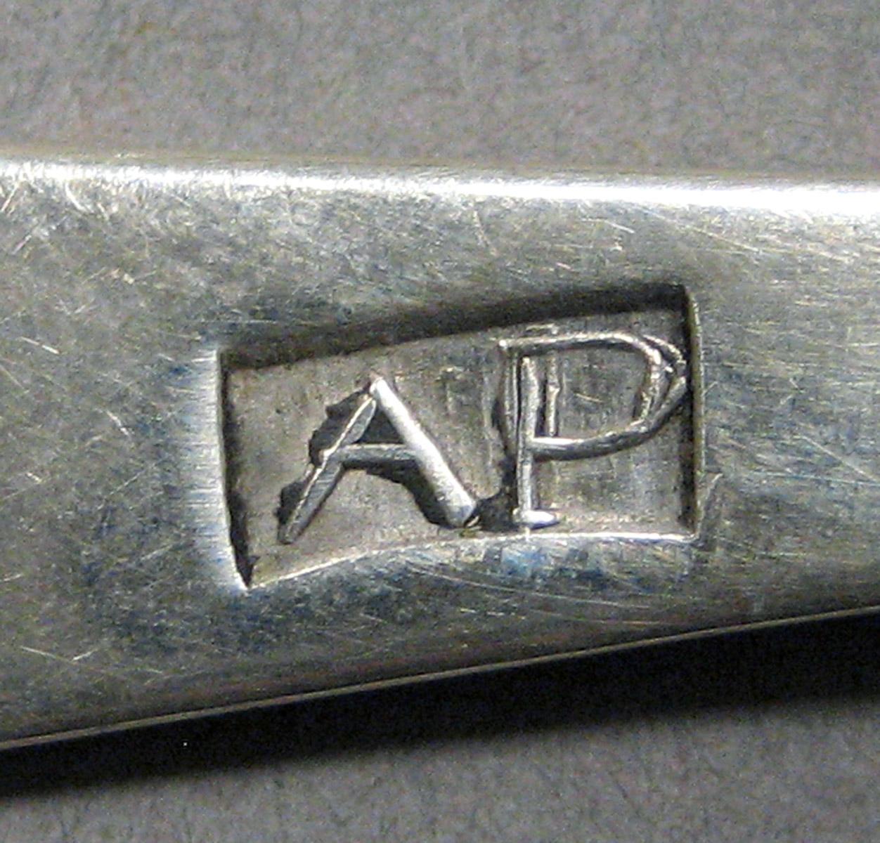 1998.0004.3495 Silver Spoon mark