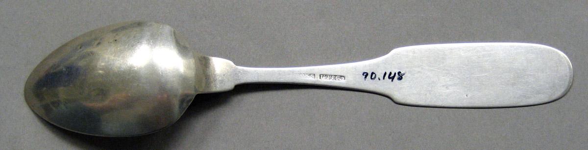 1998.0004.3499 Silver Spoon underside