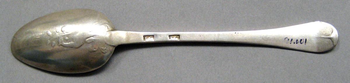 1998.0004.3501.001 Silver spoon underside