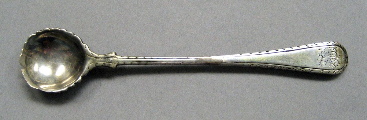 1998.0004.3507.001 Silver salt spoon upper surface