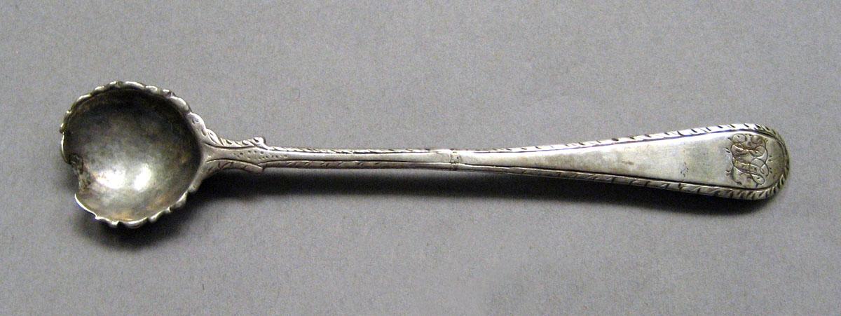 1998.0004.3507.002 Silver salt spoon upper surface
