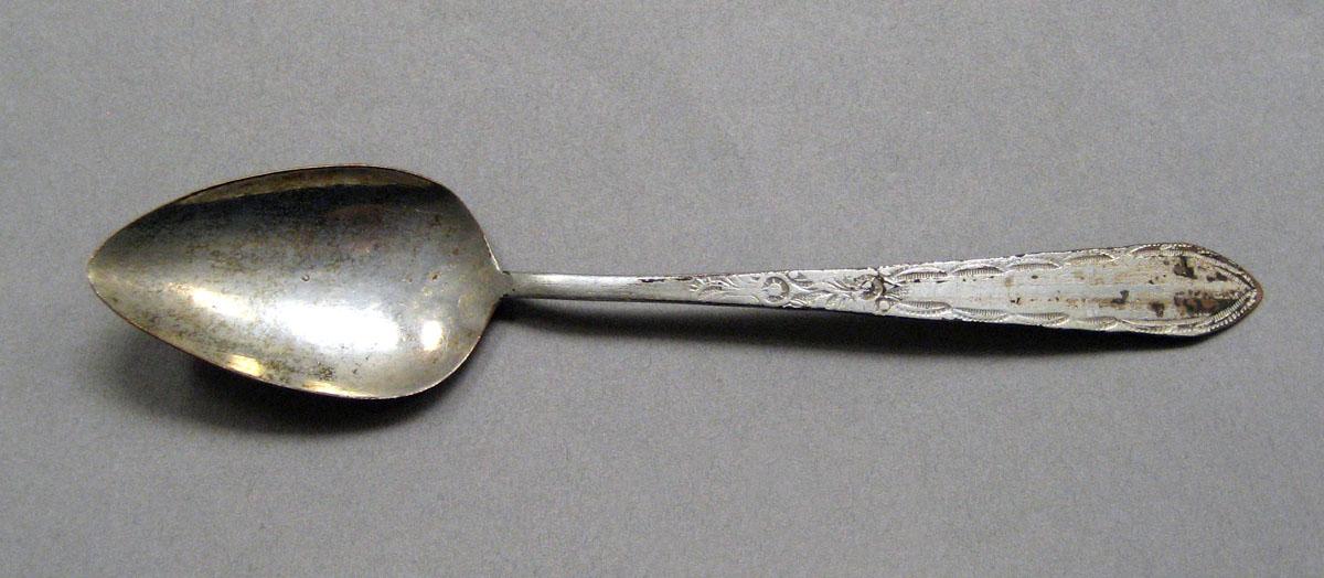 1998.0004.3512.002 Silver spoon upper surface