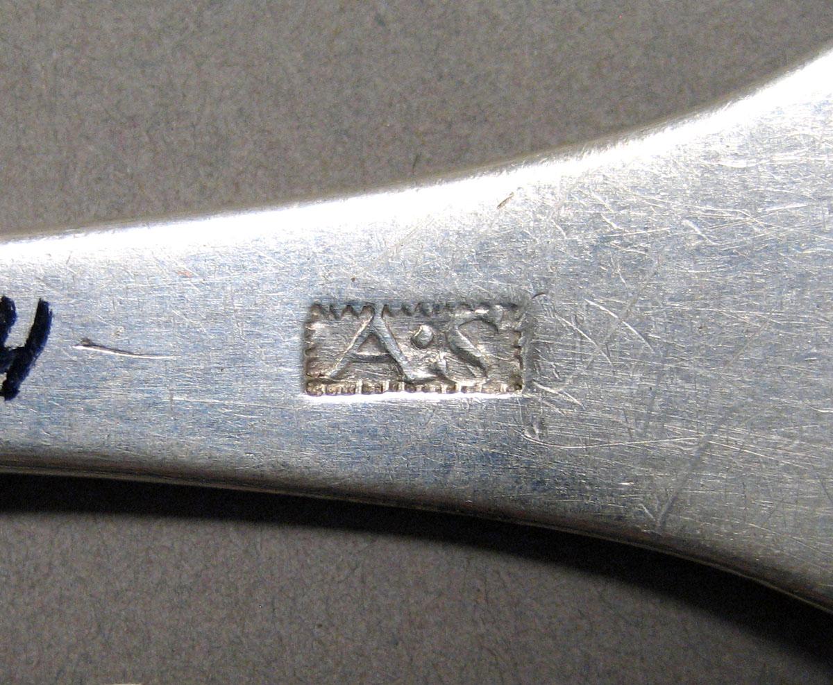 1998.0004.3514 Silver spoon mark