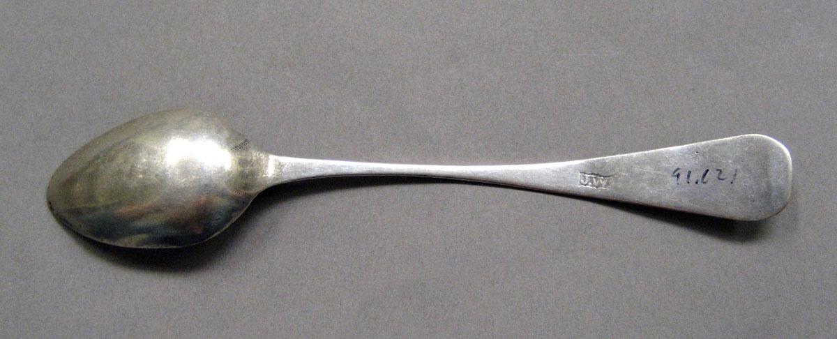 1998.0004.3521.001 Silver spoon underside