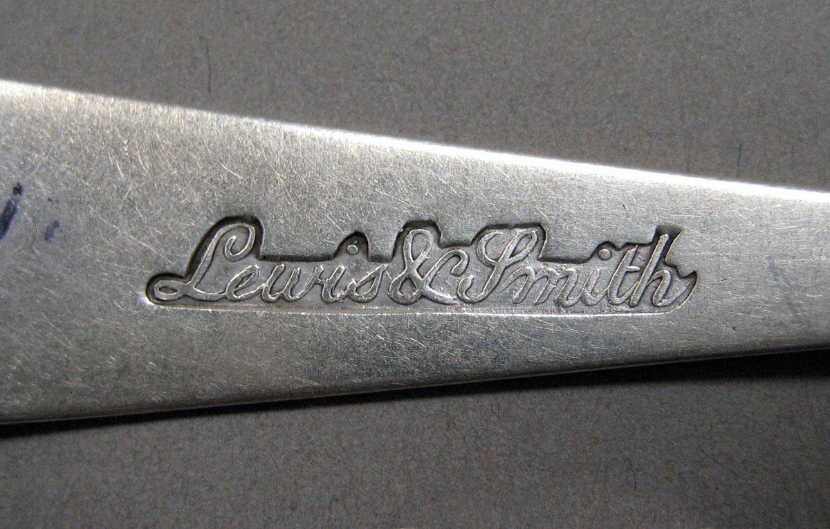 1998.0004.3522 Silver spoon mark