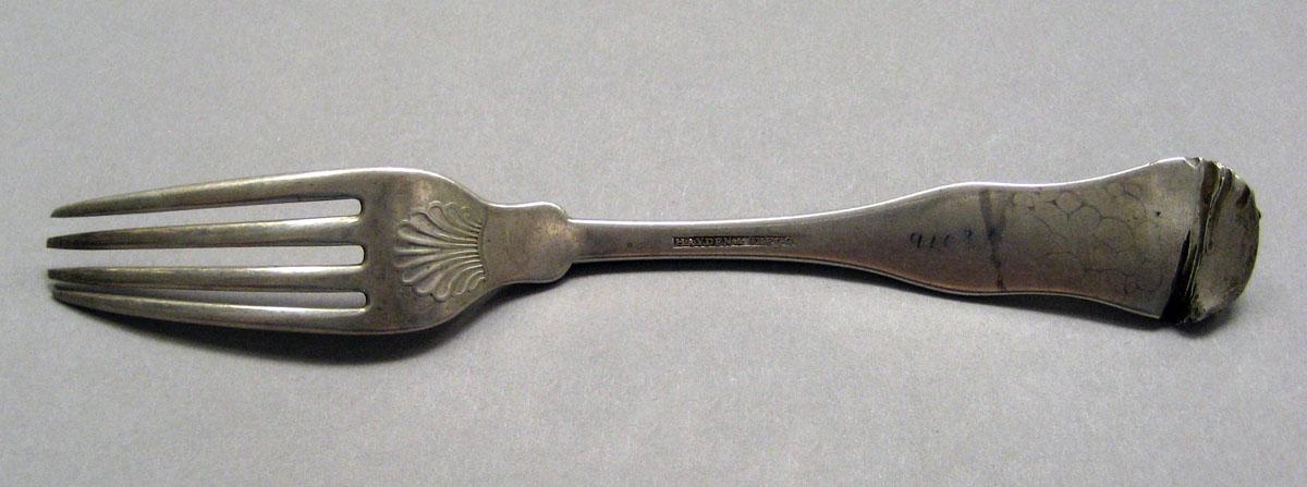 1998.0004.3530 Silver fork underside