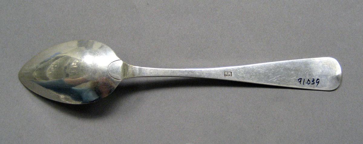 1998.0004.3538.001 Silver spoon underside