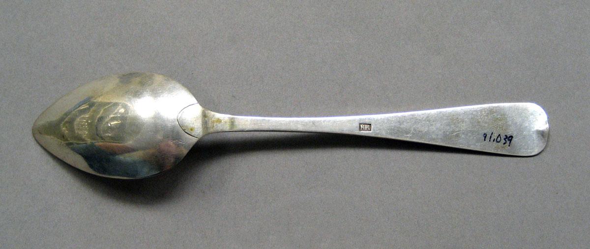 1998.0004.3538.002 Silver spoon underside