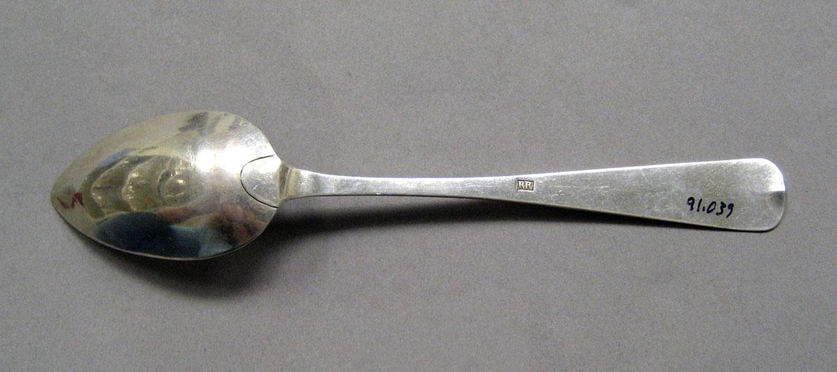 1998.0004.3538.003 Silver spoon underside