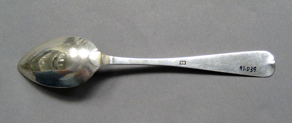 1998.0004.3538.004 Silver spoon underside