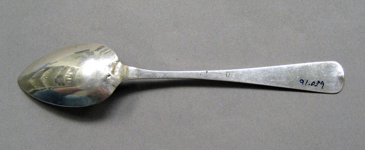 1998.0004.3538.005 Silver spoon underside