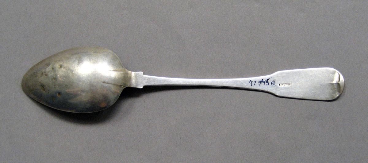 1998.0004.3542.001 Silver spoon underside