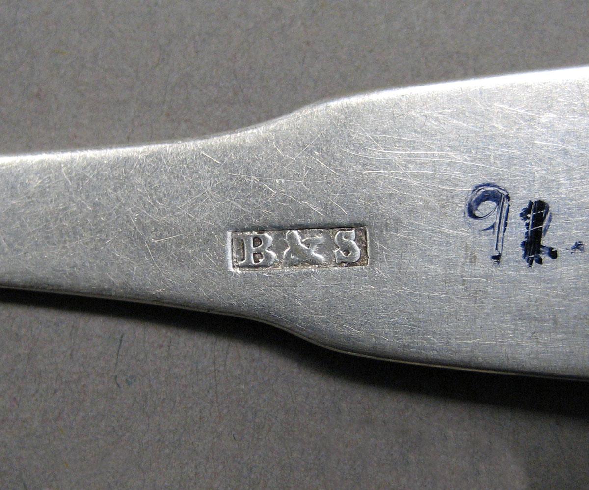 1998.0004.3542.002 Silver spoon mark