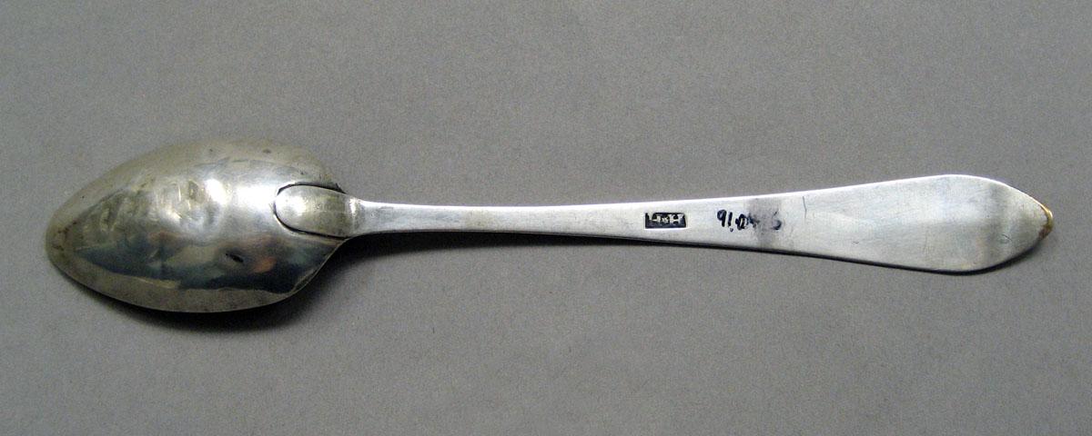 1998.0004.3543.001 Silver spoon underside