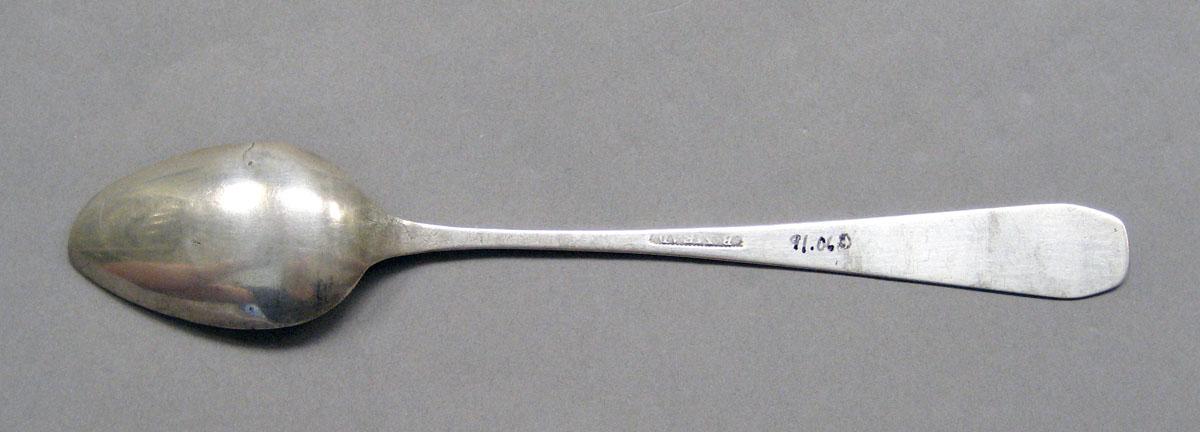 1998.0004.3556.002 Silver spoon underside
