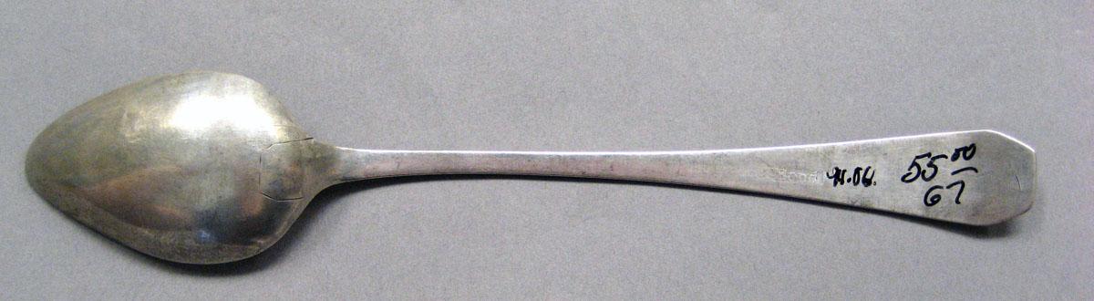 1998.0004.3557 Silver spoon underside