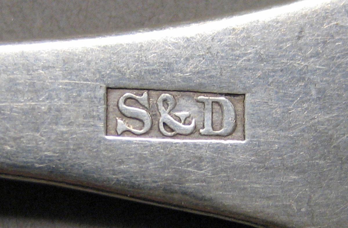 1998.0004.3564 Silver spoon mark