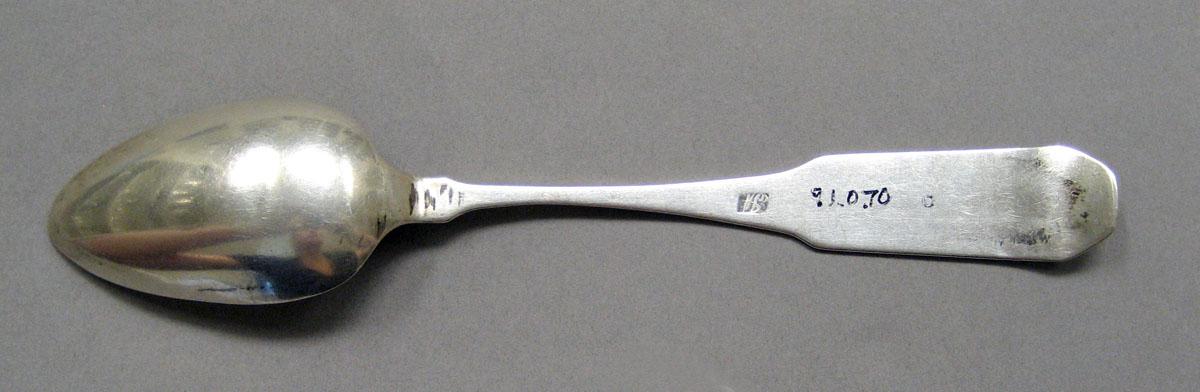 1998.0004.3566.001 Silver spoon underside