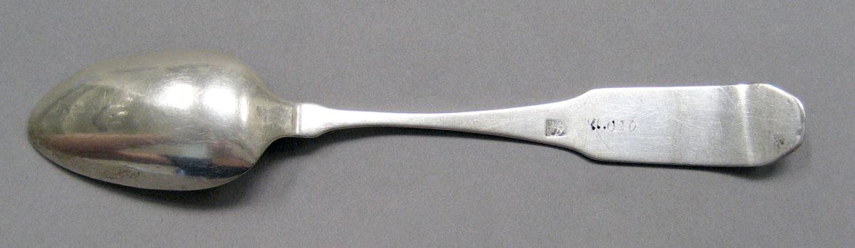 1998.0004.3566.002 Silver spoon underside