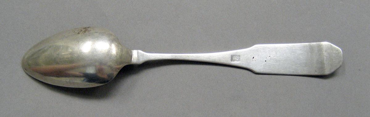 1998.0004.3566.004 Silver spoon underside
