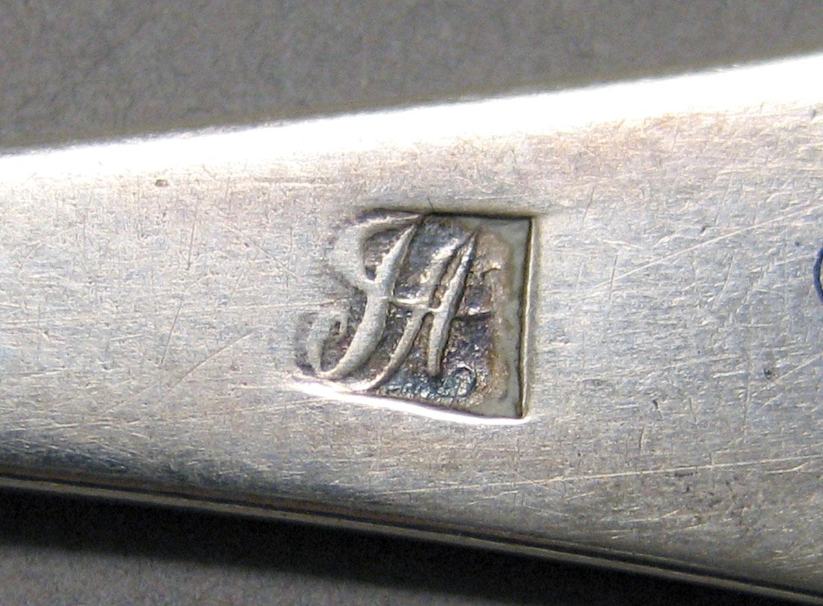 1998.0004.3566.005 Silver spoon mark