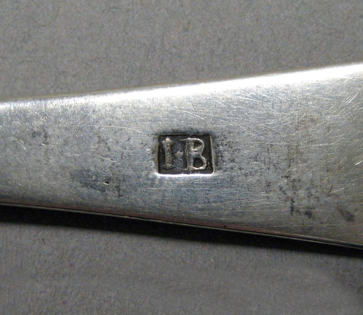 1998.0004.3585.001 Silver spoon mark