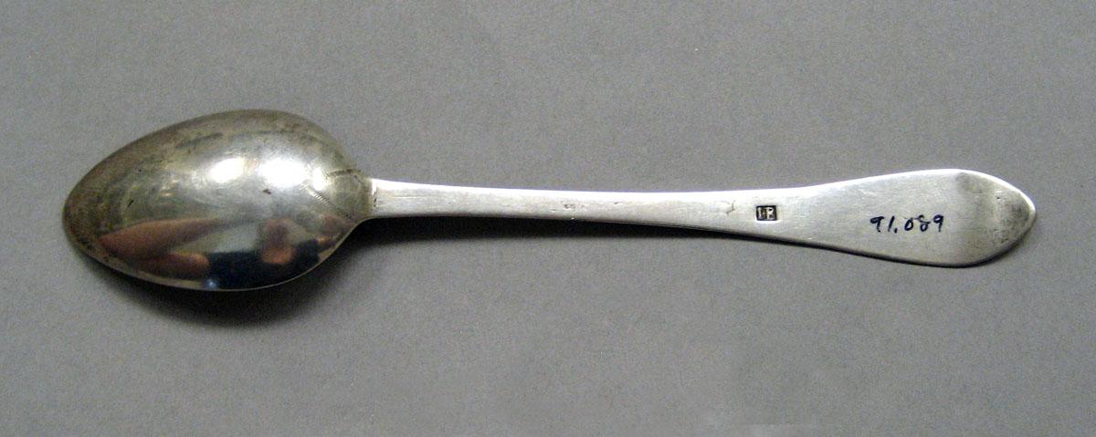 1998.0004.3585.004 Silver Spoon underside