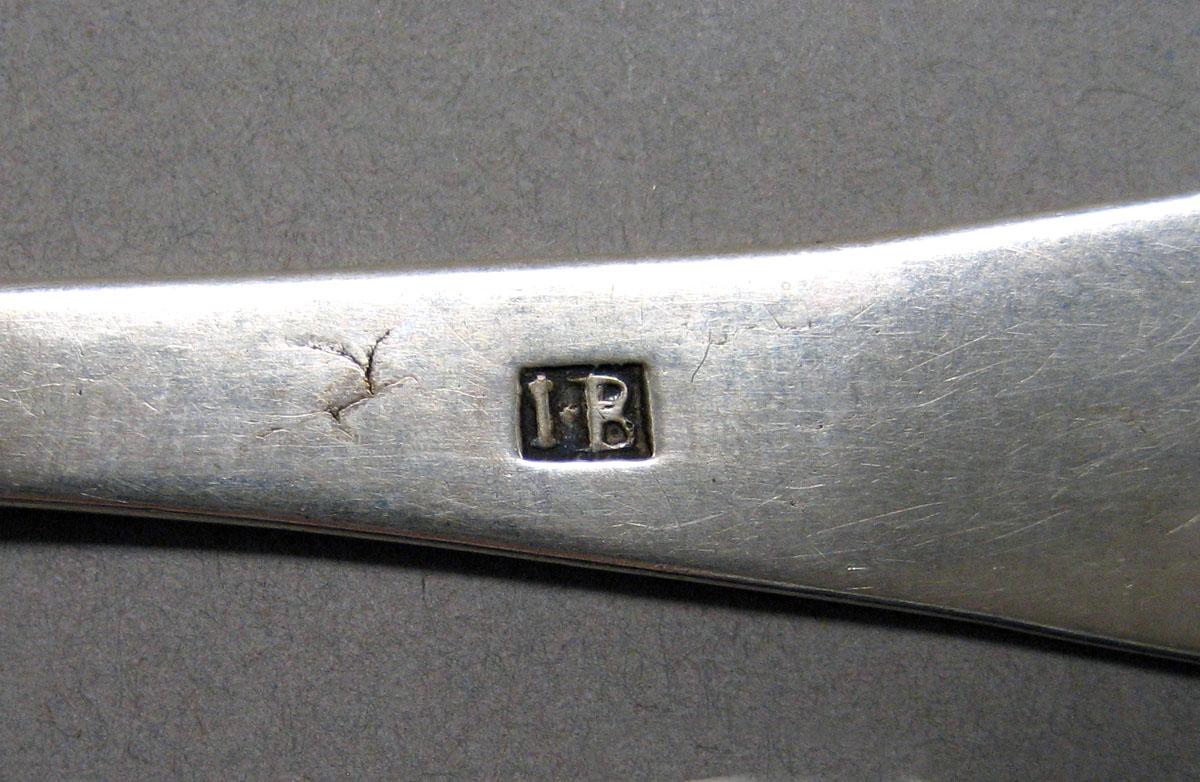 1998.0004.3585.004 Silver Spoon mark