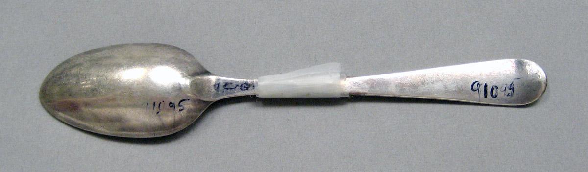 1998.0004.3591 Silver spoon underside