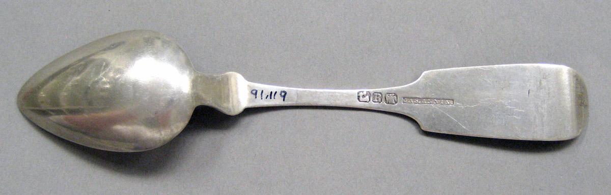 1998.0004.3615.002 Silver spoon underside